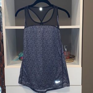 Sleeveless Nike dry fit workout tank